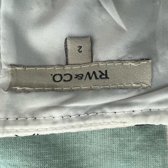 RW&Co midi length skirt - Picture 3 of 3